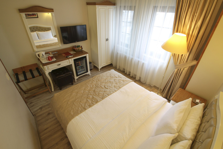 Bedroom 4, Biga Palas Hotel, Biga