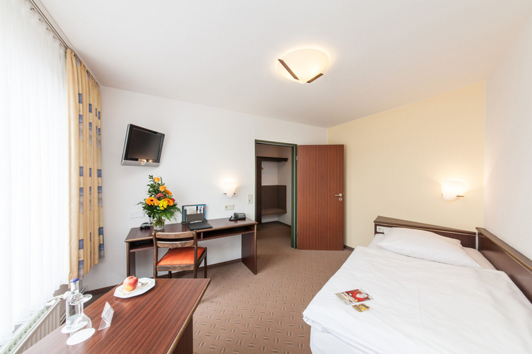 Bedroom 4, Hotel Strijewski, Wolfsburg