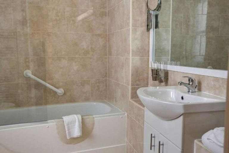 Bathroom 4, The Royal Beach Hotel, Portsmouth