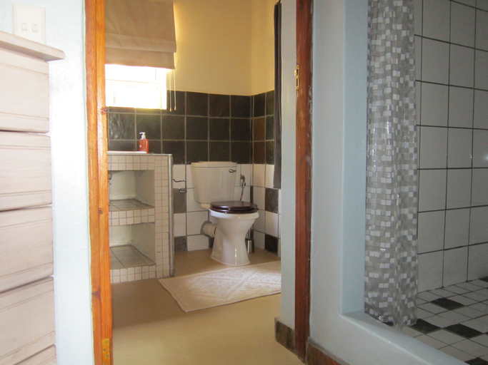 Bathroom 3, Marula Cottage, Waterberg
