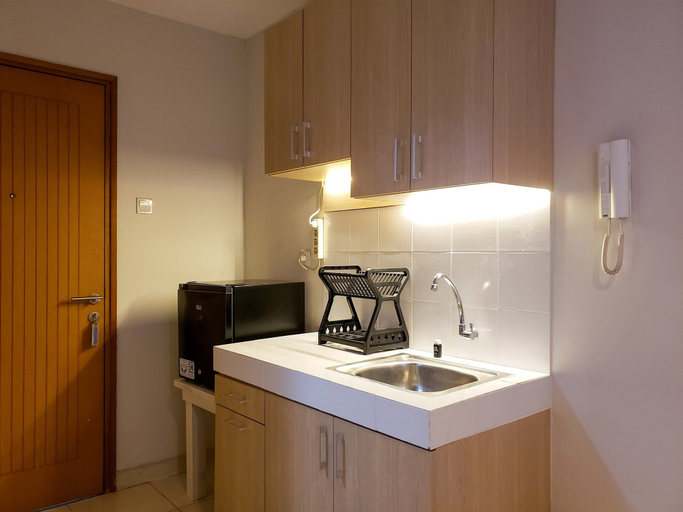 Private kitchen 2, Cozy Studio At Cinere Bellevue Suites Apartment, Depok