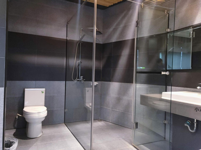Bathroom 3, Roppongi Motel, Pingtung