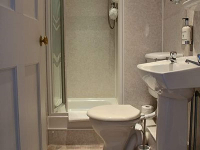 Bathroom 4, Highfield Guest House, Edinburgh
