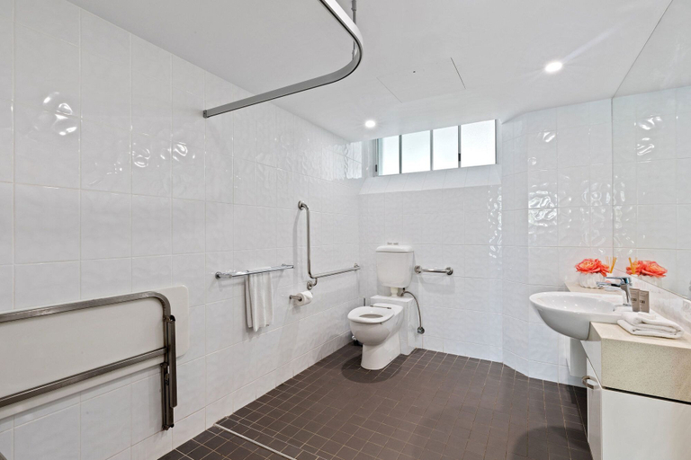 Bathroom 3, 3BR Coolum Beach Escape Courtyard Pool Spa Tennis, Maroochy - Coastal North
