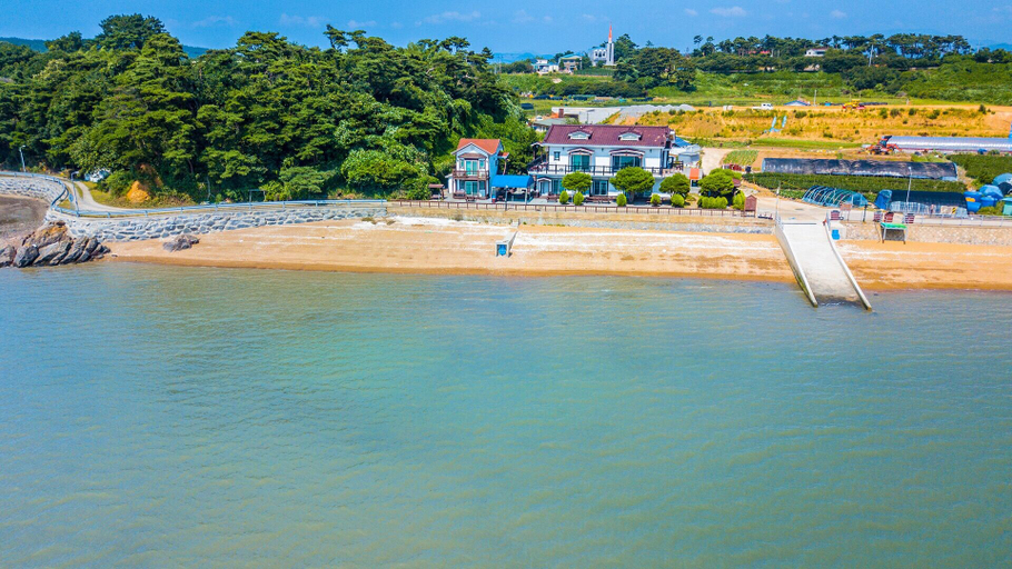 Others 1, Morwenna Pension, Taean