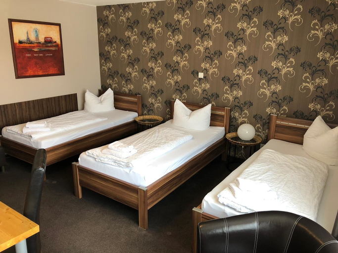 Bedroom 5, greenpartment Boardinghouse Hotel Ingolstadt Friedrichshofen, Ingolstadt