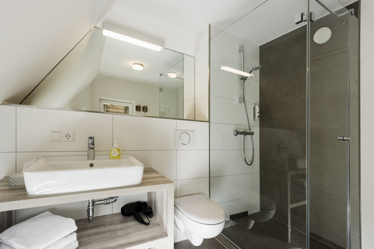 Bathroom 5, Berghaus Freiburg, Breisgau-Hochschwarzwald