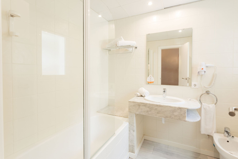 Bathroom 4, Minura Hotel Sur Menorca, Baleares