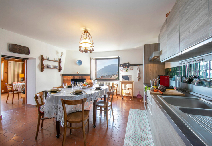 Others 4, Chalet Cademario, Lugano