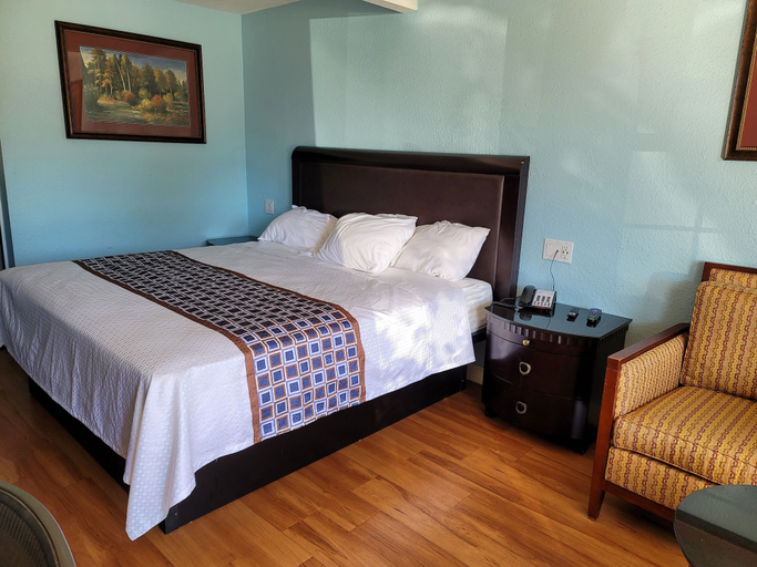 Bedroom 2, Coldspring Inn, San Jacinto
