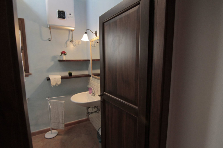 Bathroom 5, Agriturismo Maramaldo, Florence