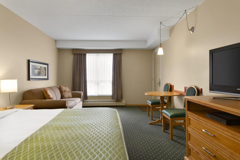 Bedroom 3, Colonial Square Inn & Suites, Division No. 11