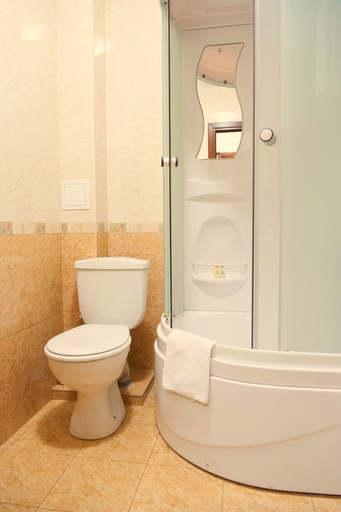 Bathroom 5, Manhattan Hotel & Restaurant, Chisinau