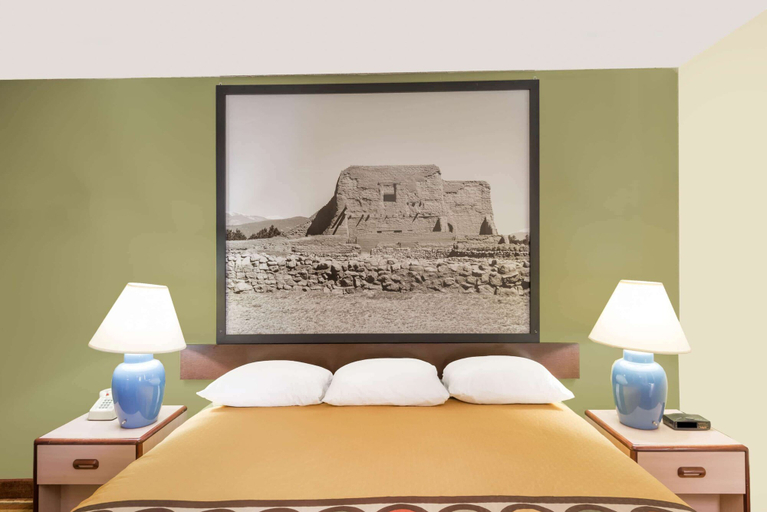 Bedroom 3, Super 8 by Wyndham Socorro, Socorro