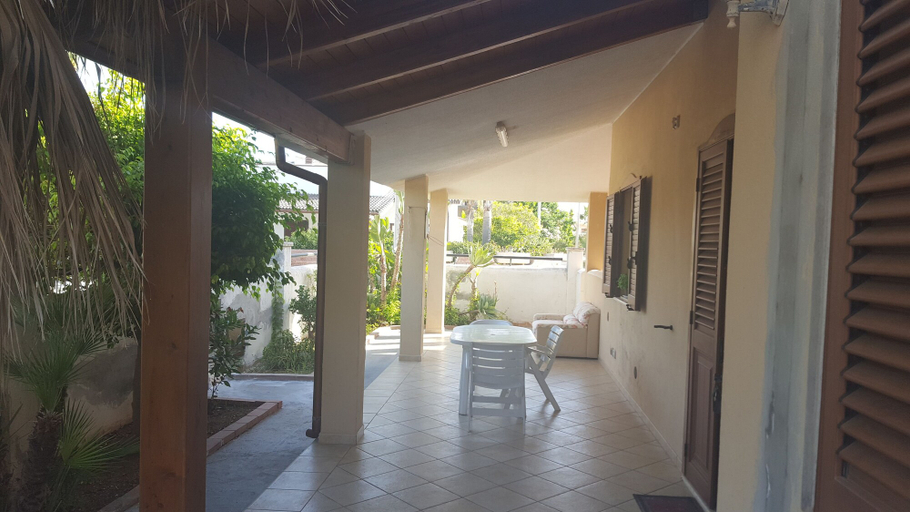 Others 4, Villa Oltremare, Trapani