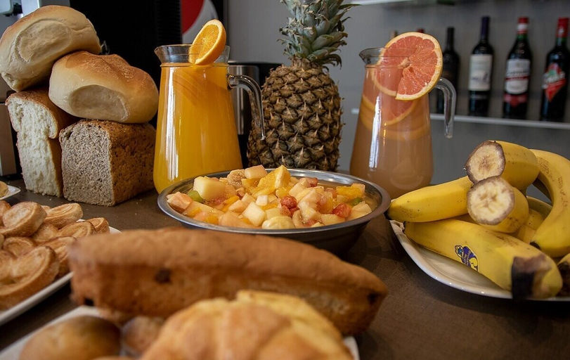 Food & Drinks 5, Club House Hotel, General Roca