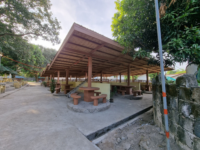 Exterior & Views 2, Libertyland Waterpark Resort, Mabalacat