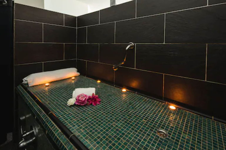 Bathroom 5, Hotel Restaurant SPA la Madrague, Haute-Corse