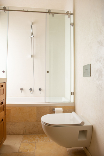 Bathroom 4, Modern & Stylish 3BR Apt With Balcony