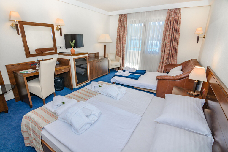 Bedroom 3, Family Hotel Pagus, Pag