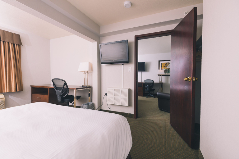 Bedroom 4, Service Plus Inn and Suites - Grande Prairie, Division No. 19