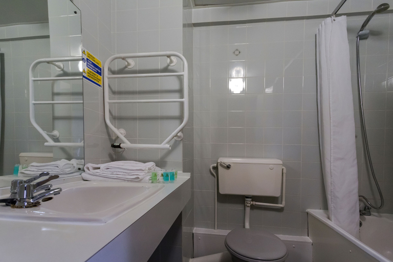 Bathroom 4, Grand Burstin Hotel Folkestone, Kent