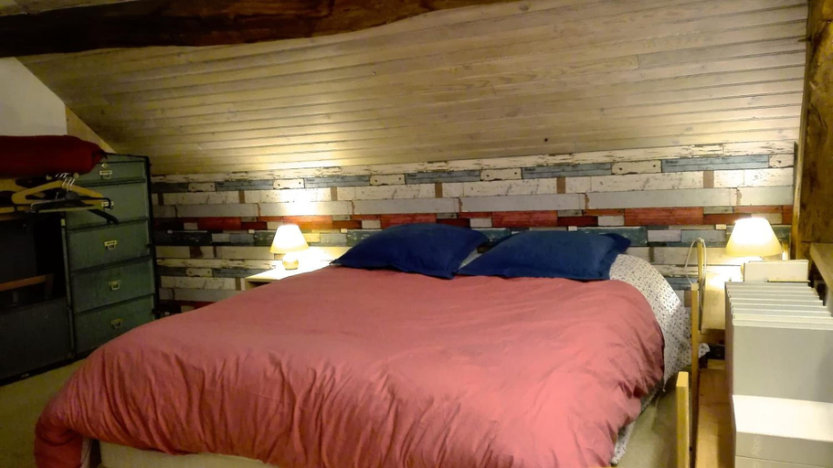 Bedroom 4, La Longère aux Volets Rouges, Eure-et-Loir