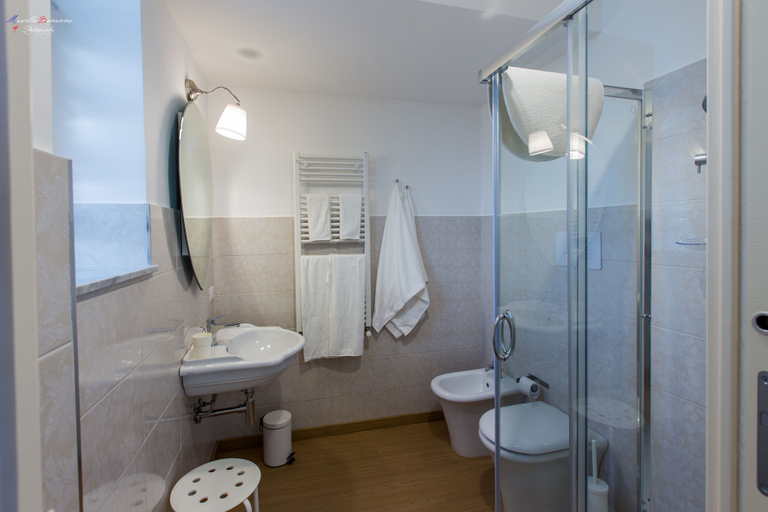 Bathroom 5, B&B A Casa dei Nonni, Enna