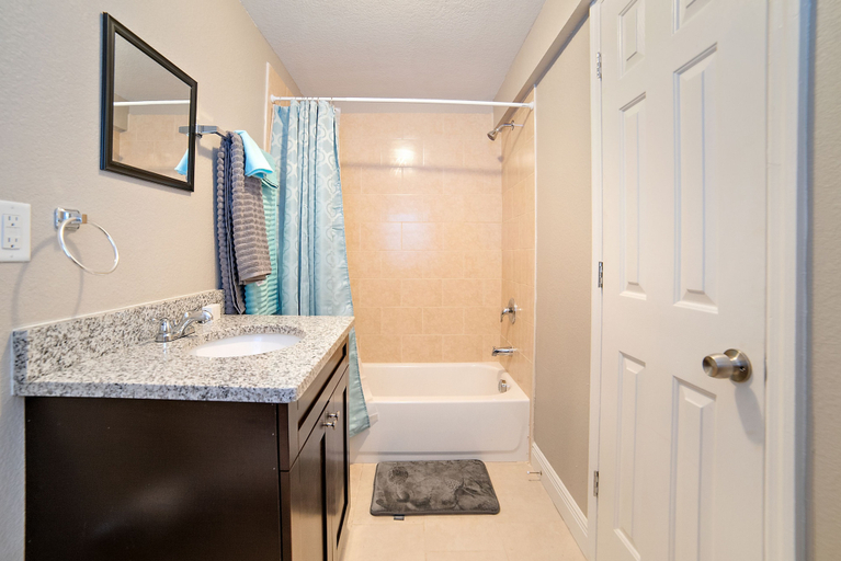 Bathroom 4, 3BR House in Tampa by Tom Well IG - 3220, Hillsborough