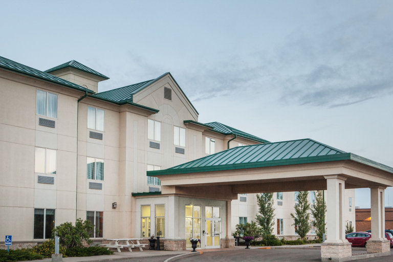 Exterior & Views 2, Ramada By Wyndham Estevan, Division No. 1