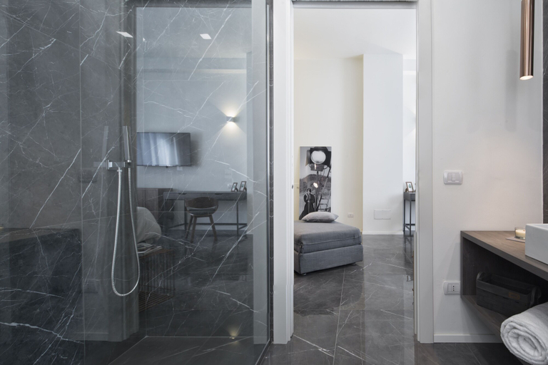 Bathroom 4, Suite Vogue Stazione, Pavia