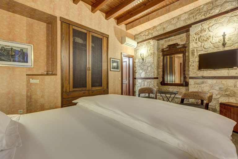 Bedroom 3, Kaucuk Hotel, Antalya