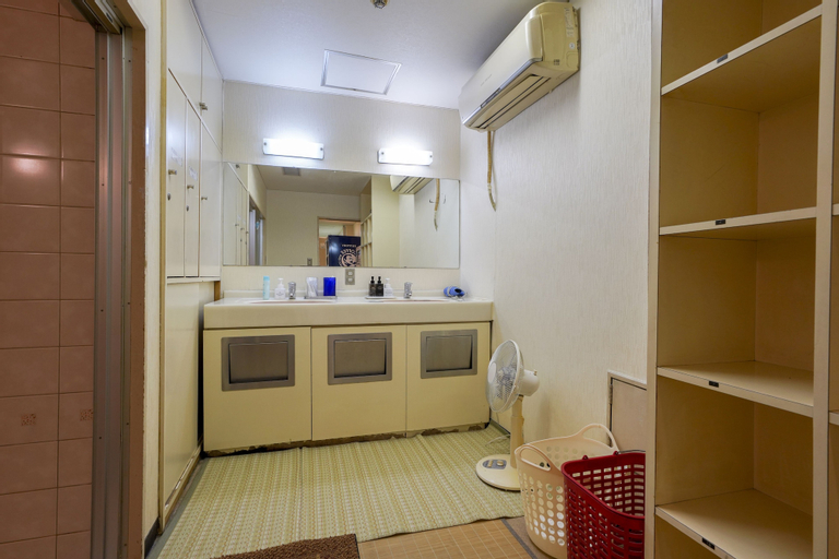 Bedroom 5, Capsule Inn Hamamatsucho, Minato