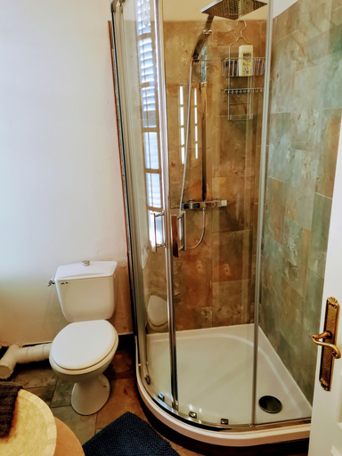 Bathroom 5, 5 Grande Rue, Sarthe