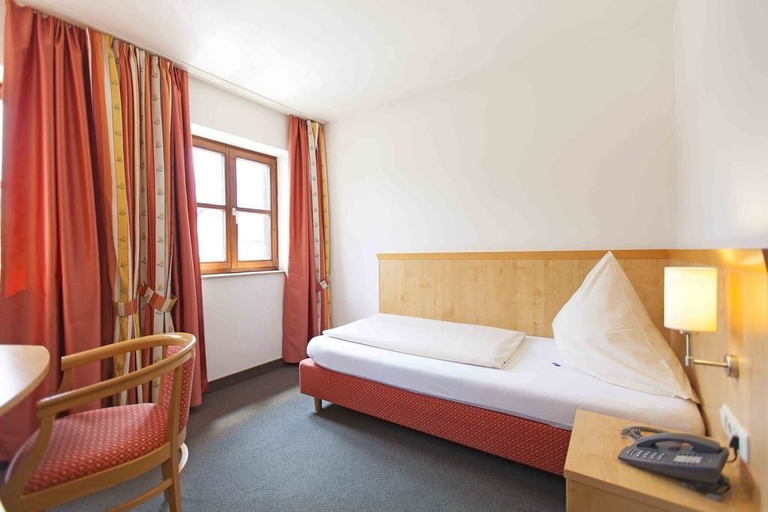 Bedroom 3, Hotel Alter Hof, Ebersberg