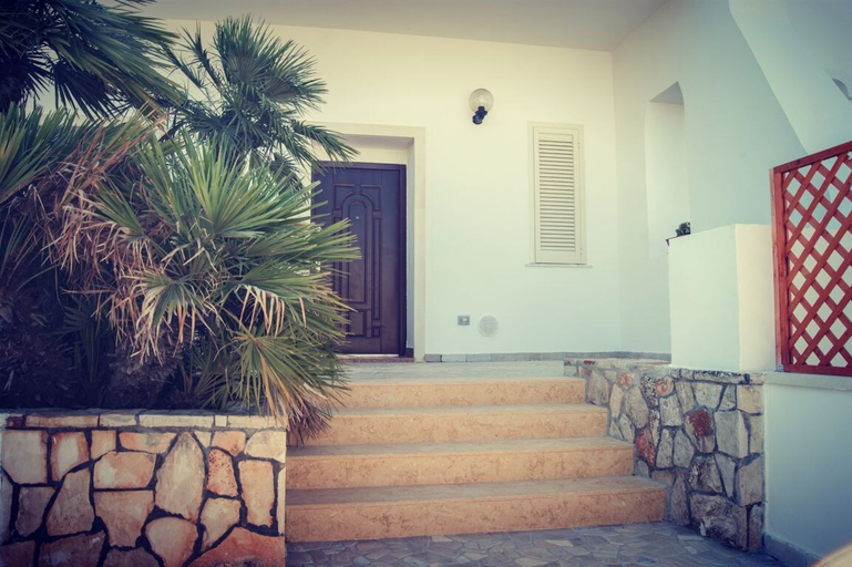 Others 4, Ville Mancaversa, Lecce