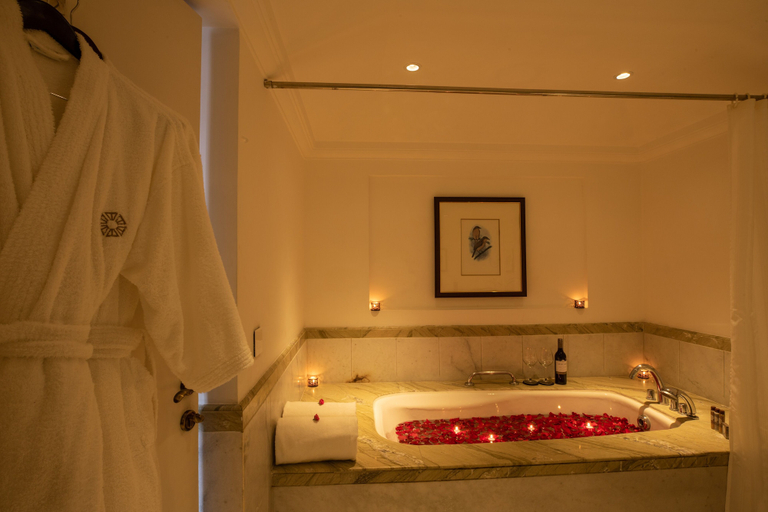 Bathroom 4, Savoy - IHCL SeleQtions, The Nilgiris