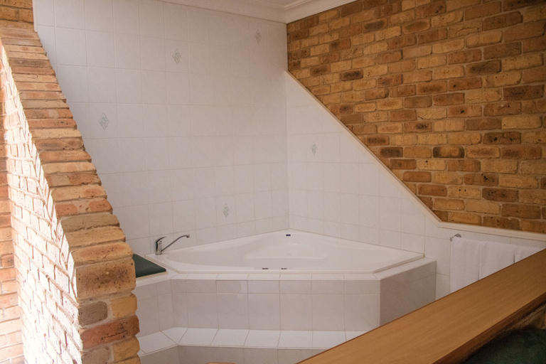Bathroom 4, Golf Club Motor Inn Wingham, Greater Taree