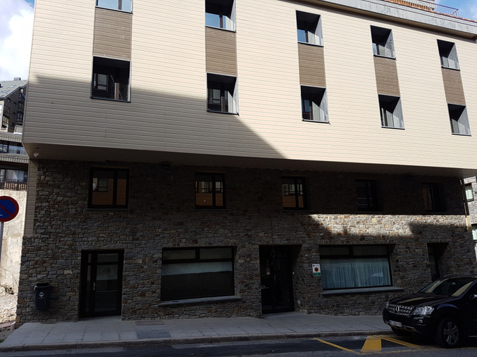Exterior & Views 2, Hotel Guineu, Pyrénées-Orientales