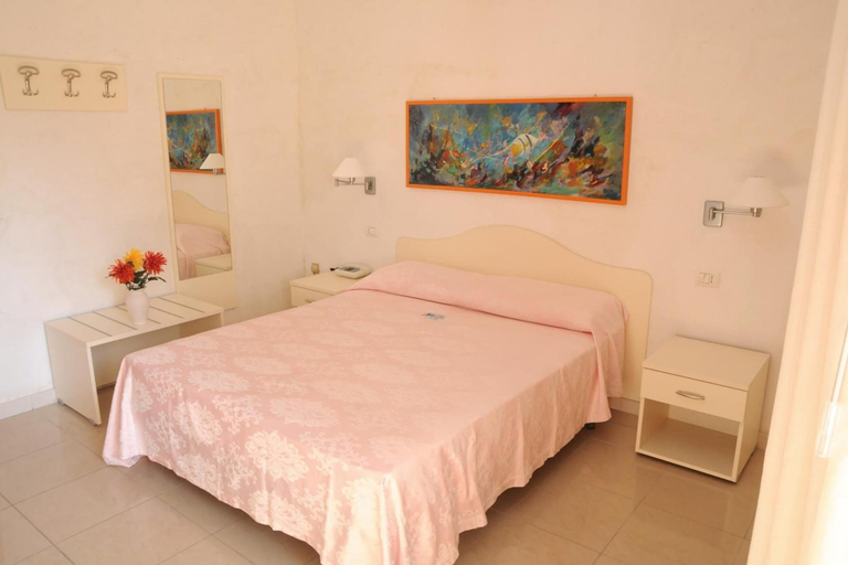 Bedroom 4, Hotel Pineta, Foggia