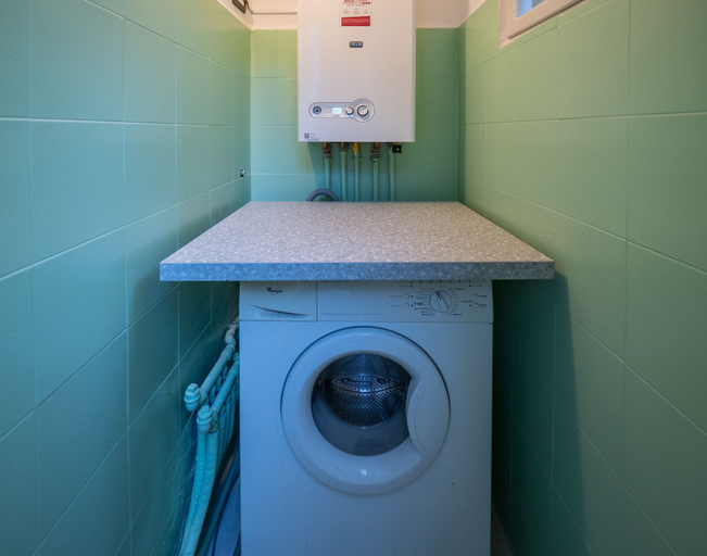 Bathroom 3, Picabon Quiet Apartment with AC & Balcony, La Spezia