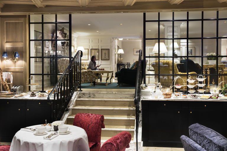 Food & Drinks 5, Relais Christine, Paris