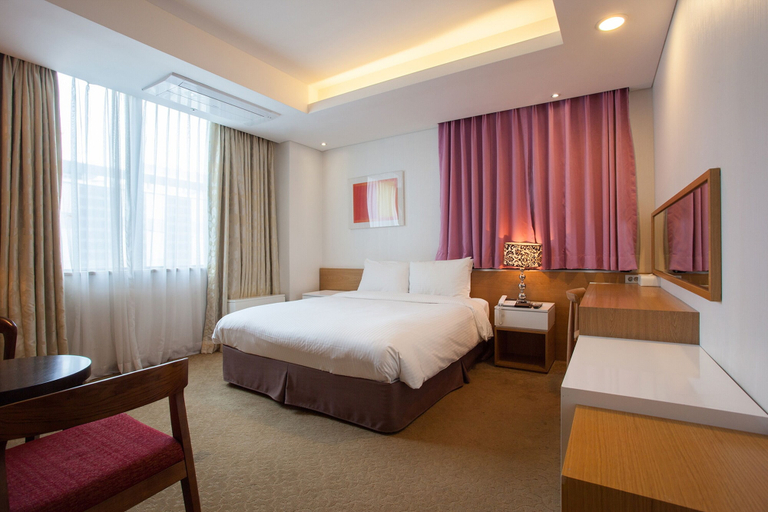 Bedroom 2, Pharos Hotel, Songpa
