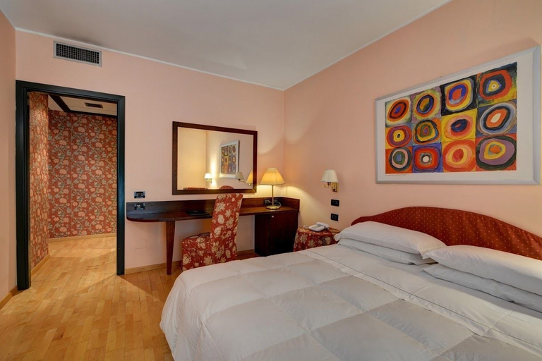 Bedroom 3, Hotel Due Mondi, Torino