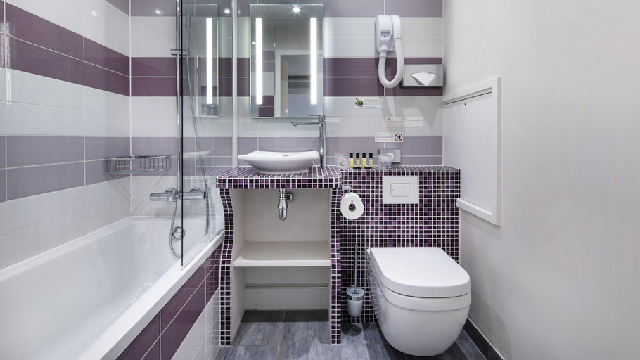 Bathroom 4, Hôtel du Plat d'Etain, Paris