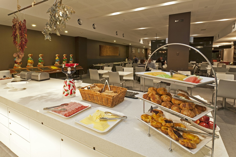 Food & Drinks, Causeway 353 Hotel, Melbourne