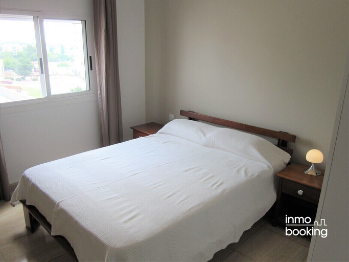 Bedroom 2, InmoBooking Reus, céntrico y Reformado, Tarragona