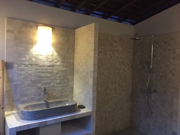 Bathroom 4, Villa Hangat, Badung