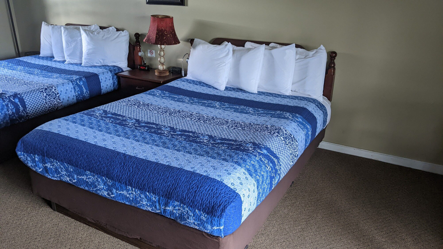 Bedroom 3, The Meadowlark Inn, Otsego