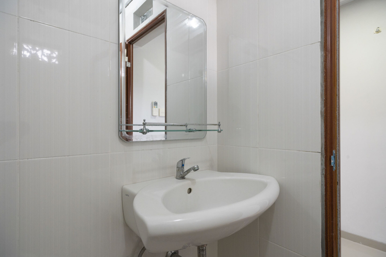 Bathroom 3, OYO 2438 D' Tamblingan Guesthouse, Badung